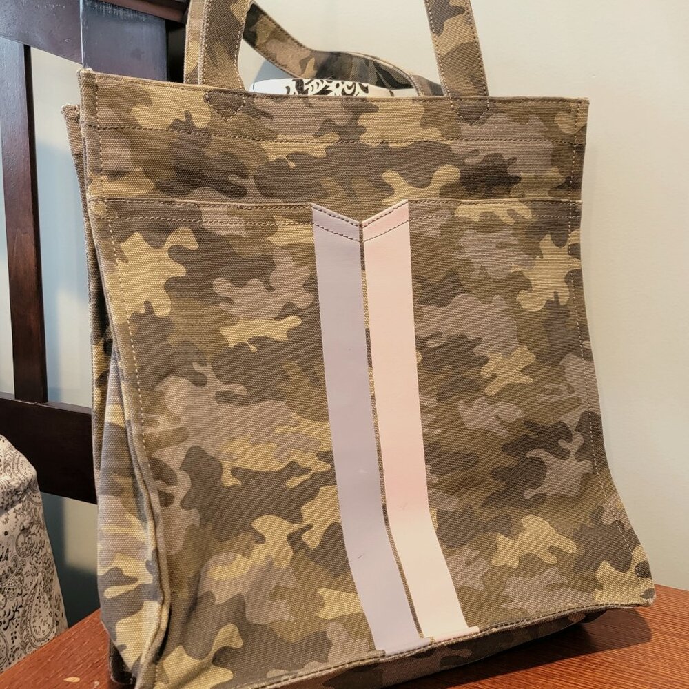 Stella & Dot Camoflauge Tote